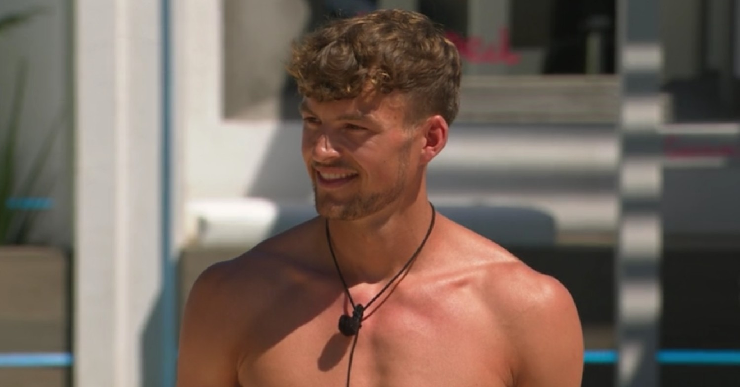 Love Island Hugo