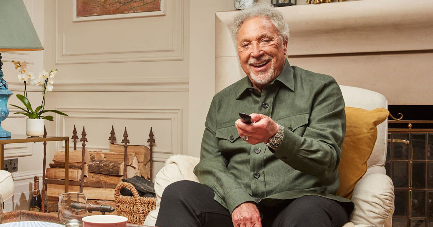Celebrity Gogglebox Tom Jones