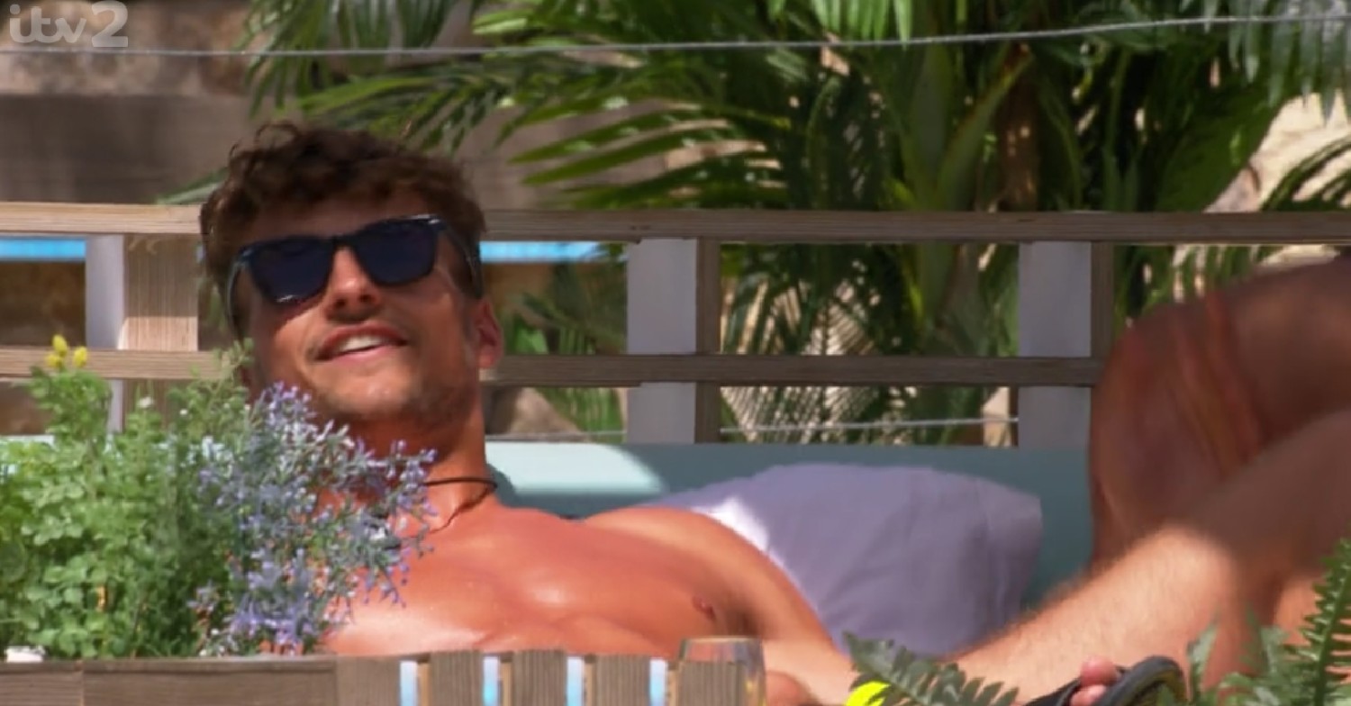 Love Island Hugo