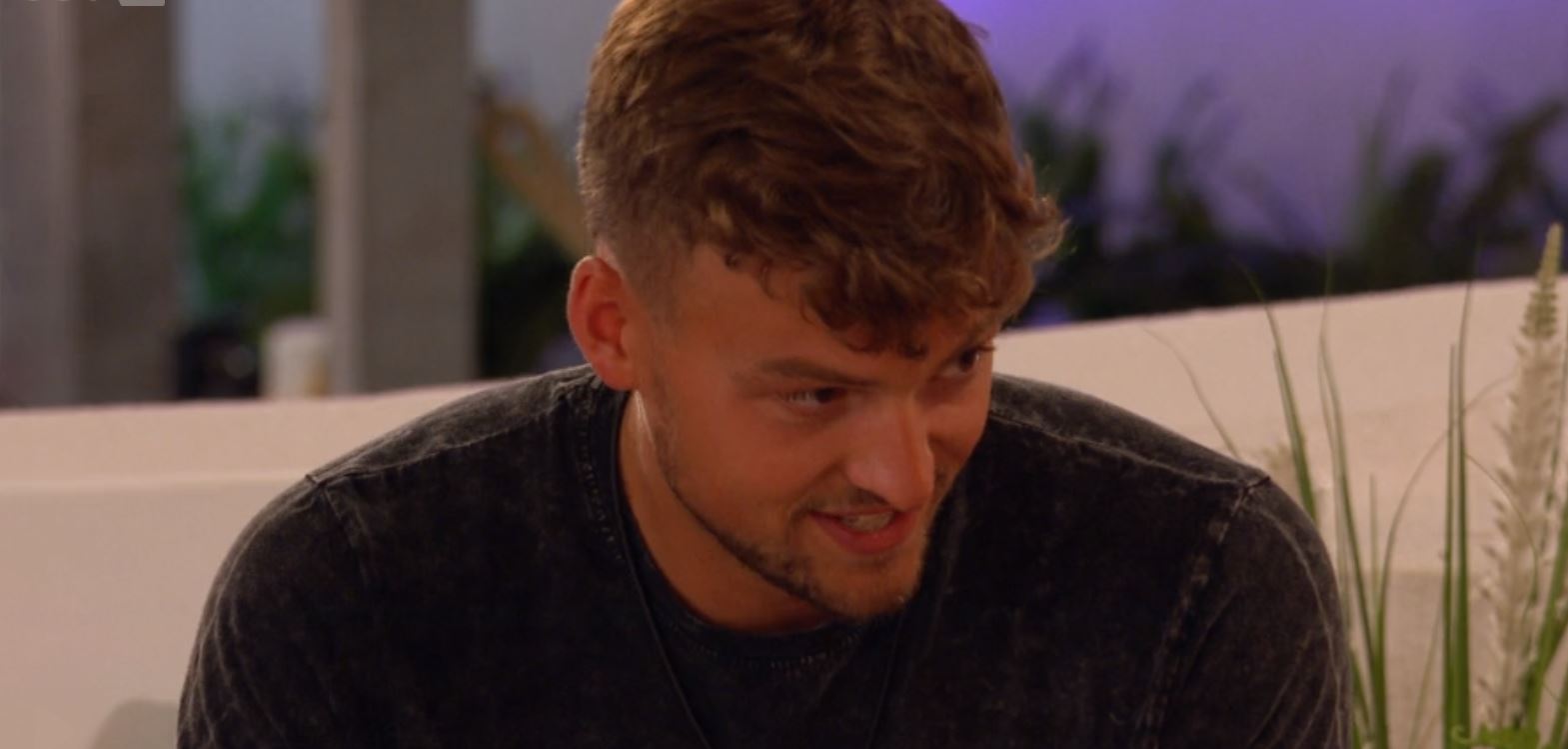 Love Island Hugo