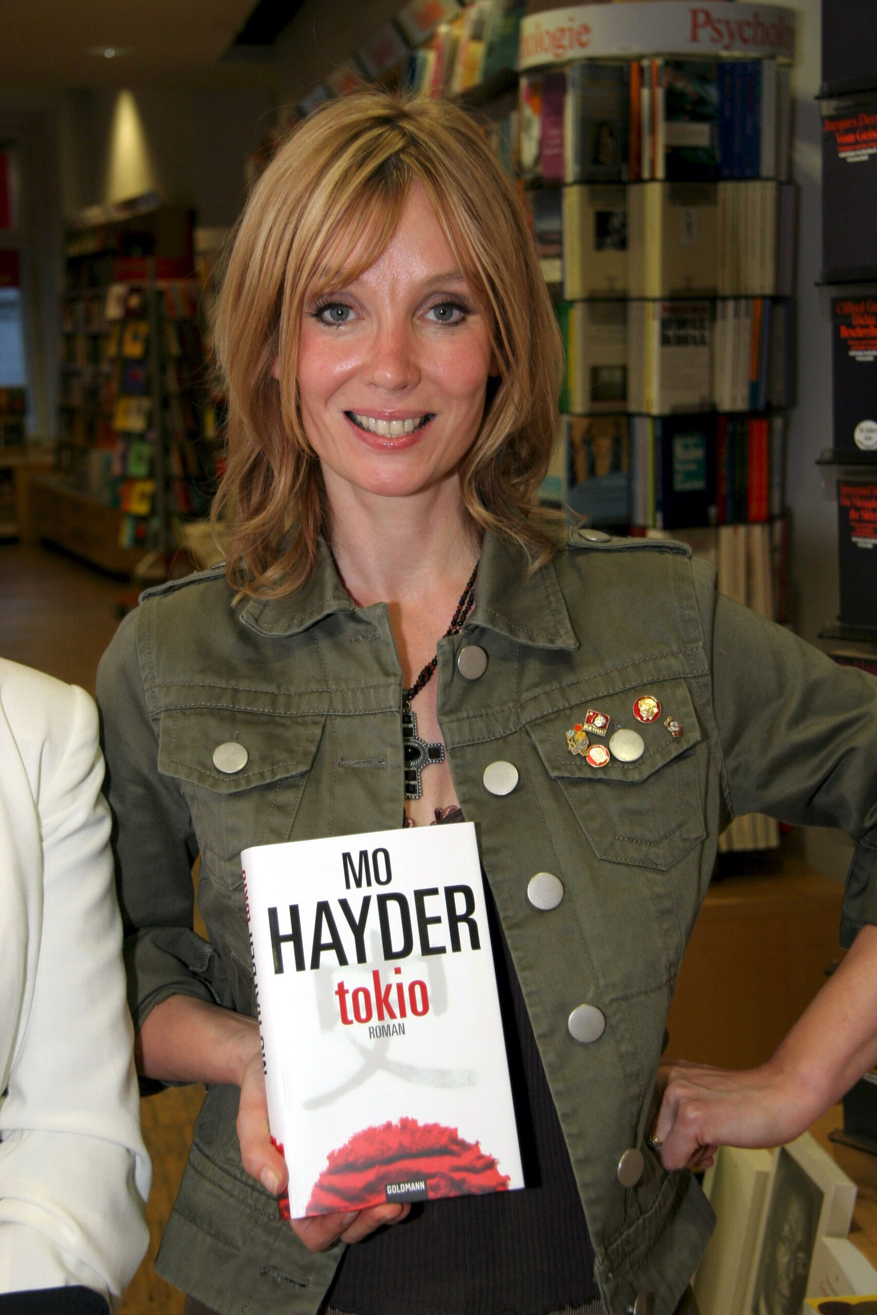clare dunkel - aka Mo Hayder