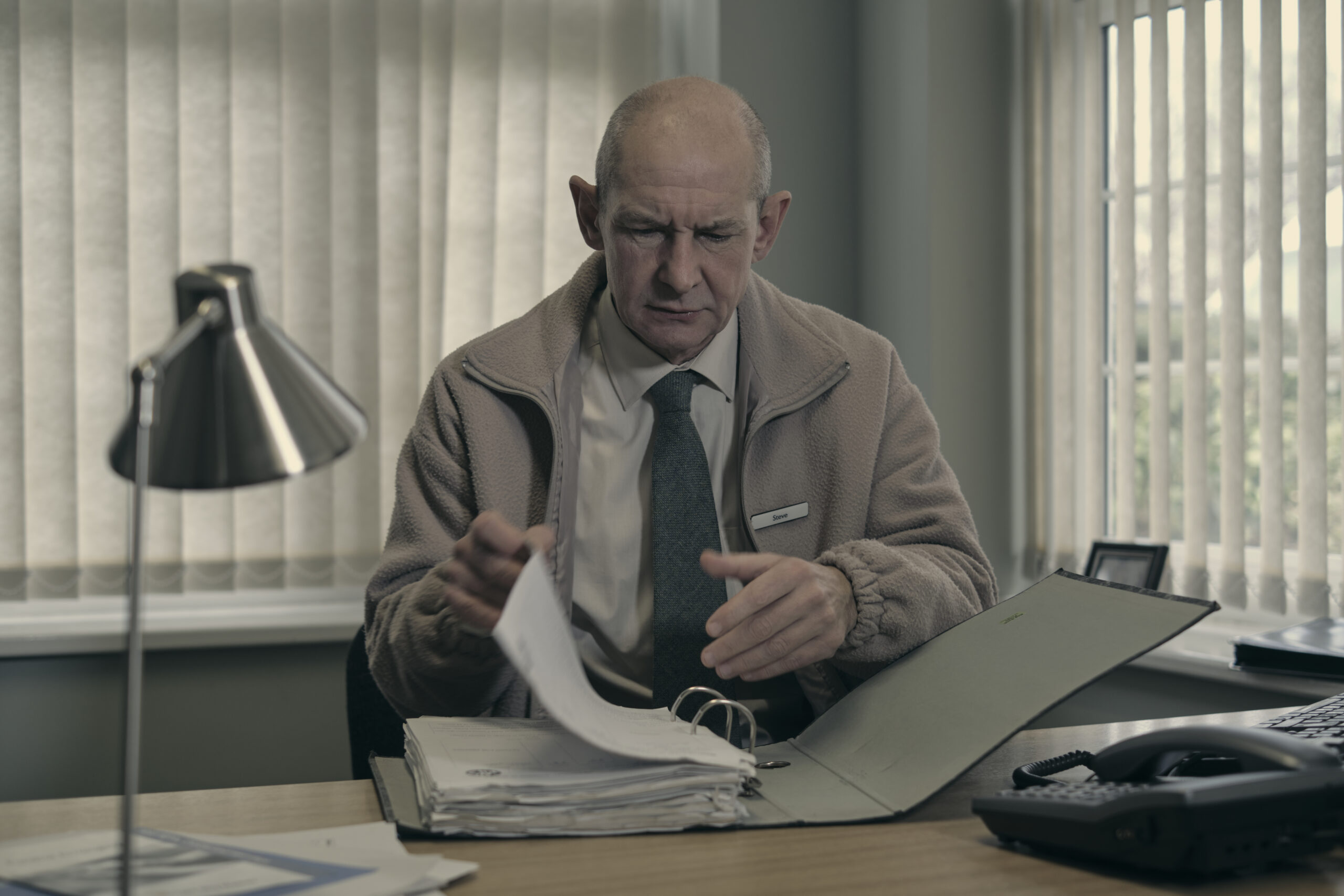 Ian Hart in Help