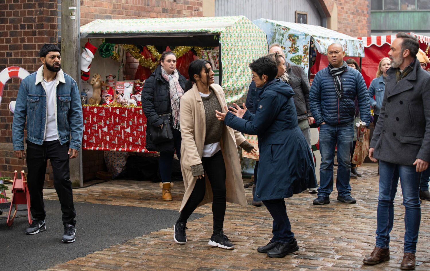 Coronation Street Zeedan Alya and Yasmeen are shocked as Speed Daal goes up in flames
