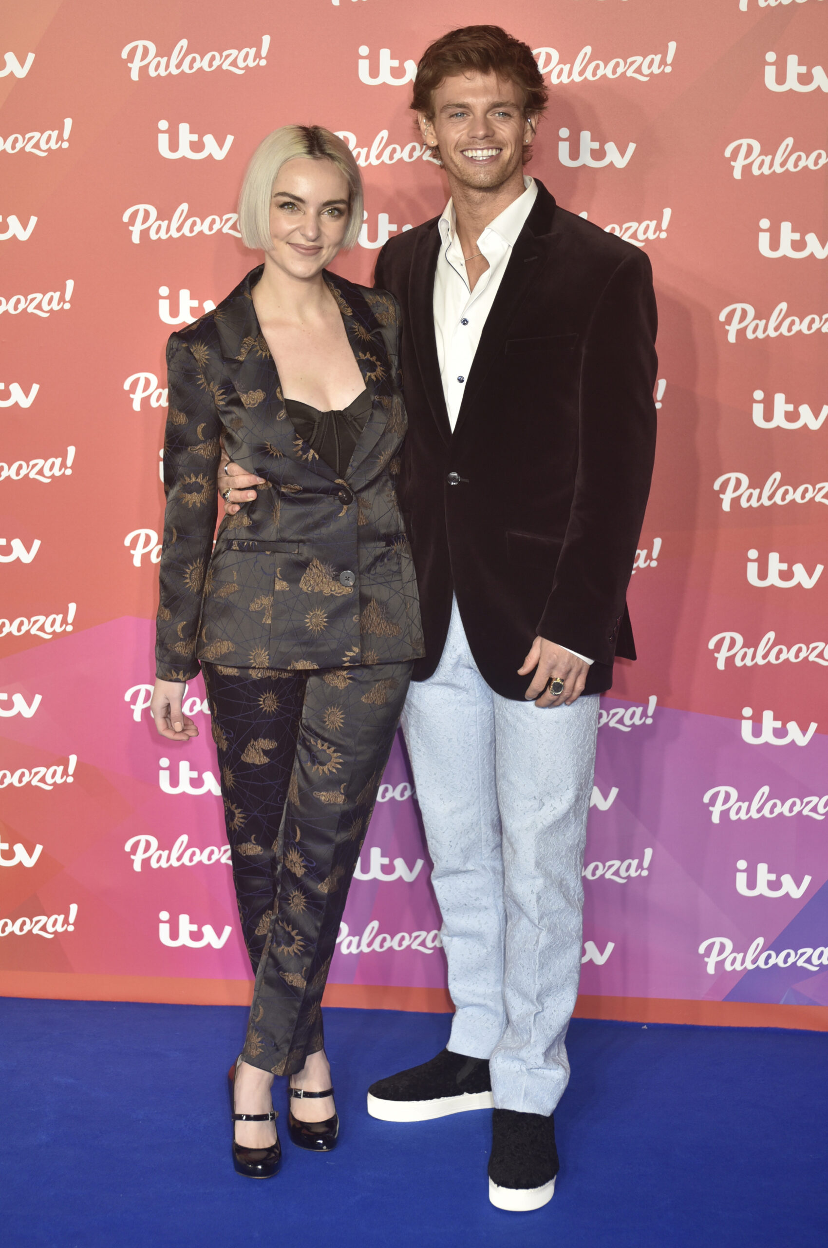 dancing on ice cast