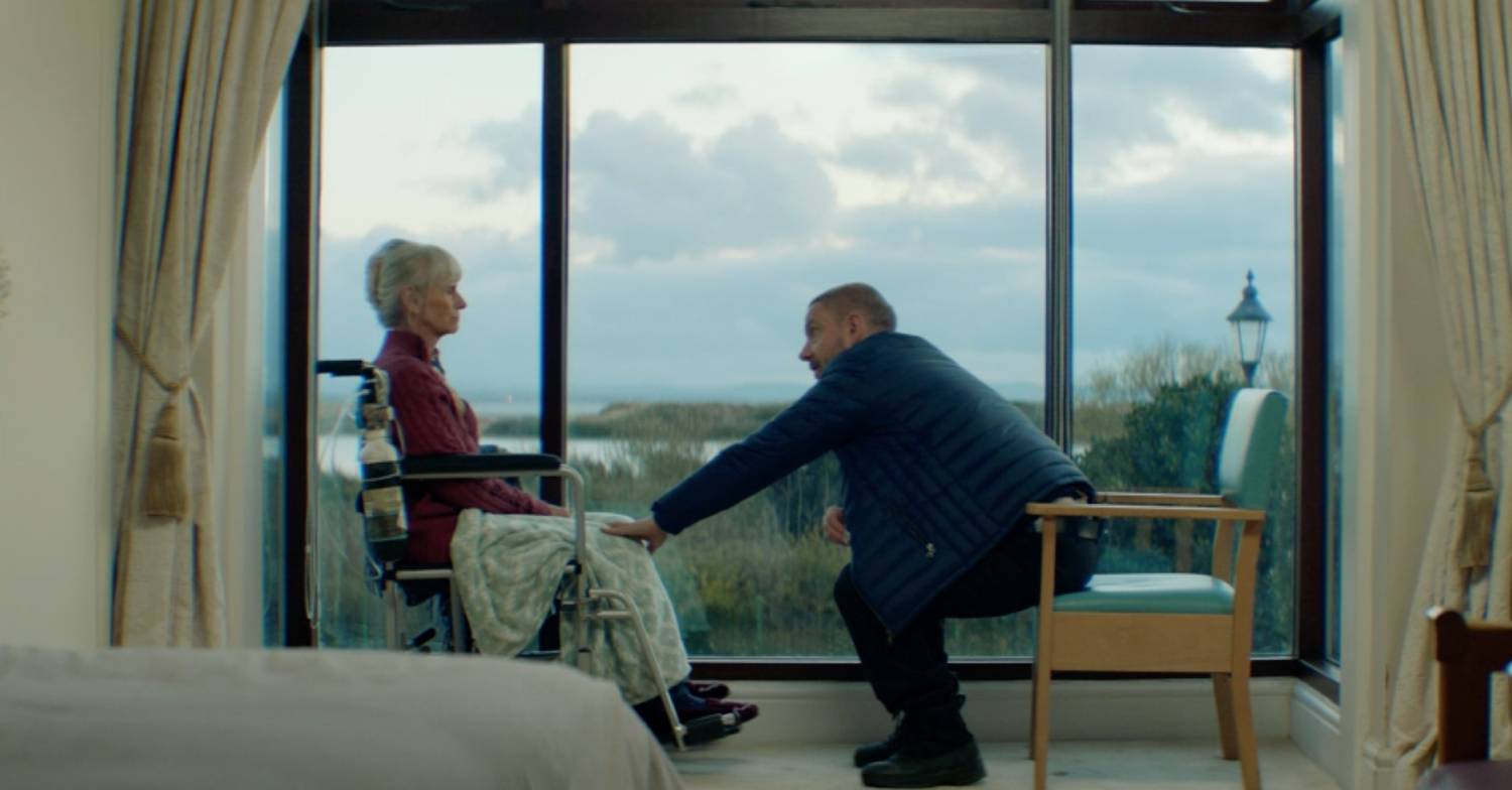 The Responder reviews: Chris visits his mother June, played by Rita Tushingham