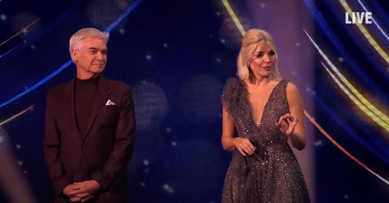Holly Willoughby speaks to Bez on Dancing On Ice