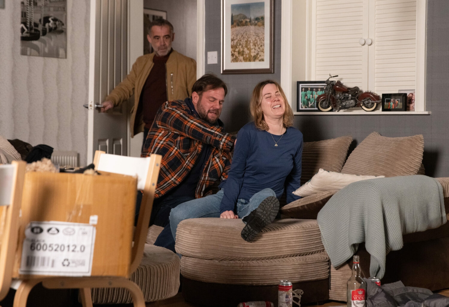Coronation Street Kevin returns to find Abi and Dean on the sofa