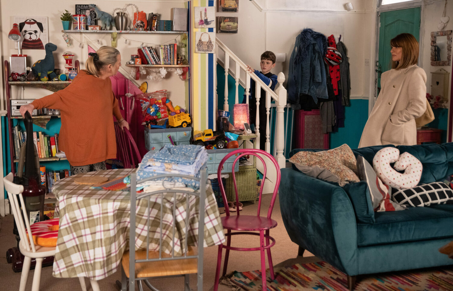 Coronation Street Mon 21 Feb Linda suggests to Bernie Joseph can stay with her
