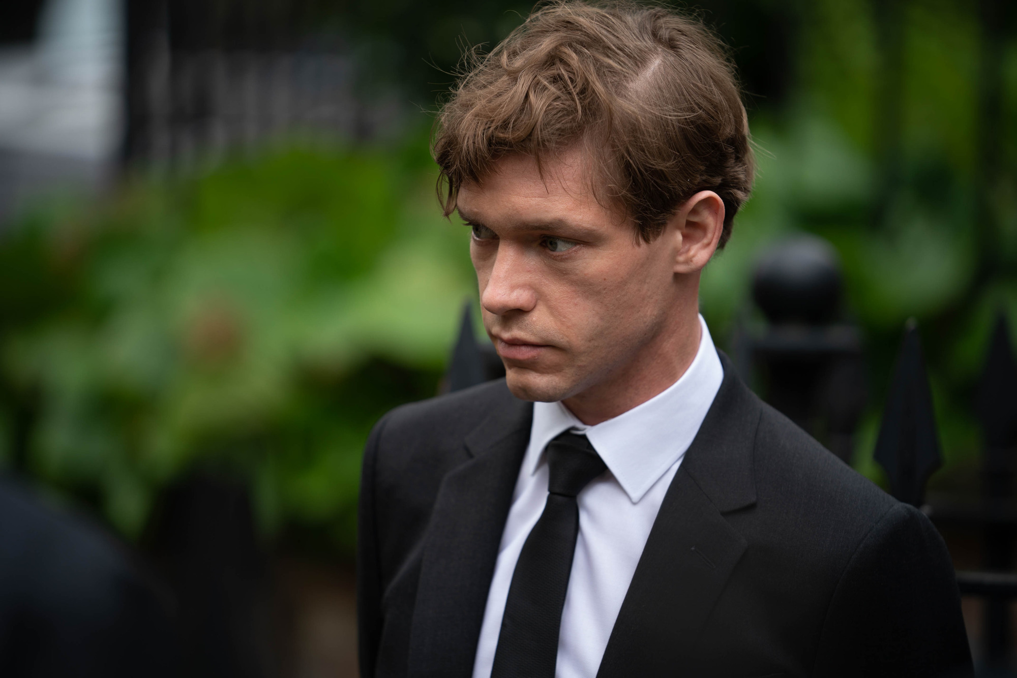 Elliot in Chloe on BBC One played by Billy Howle