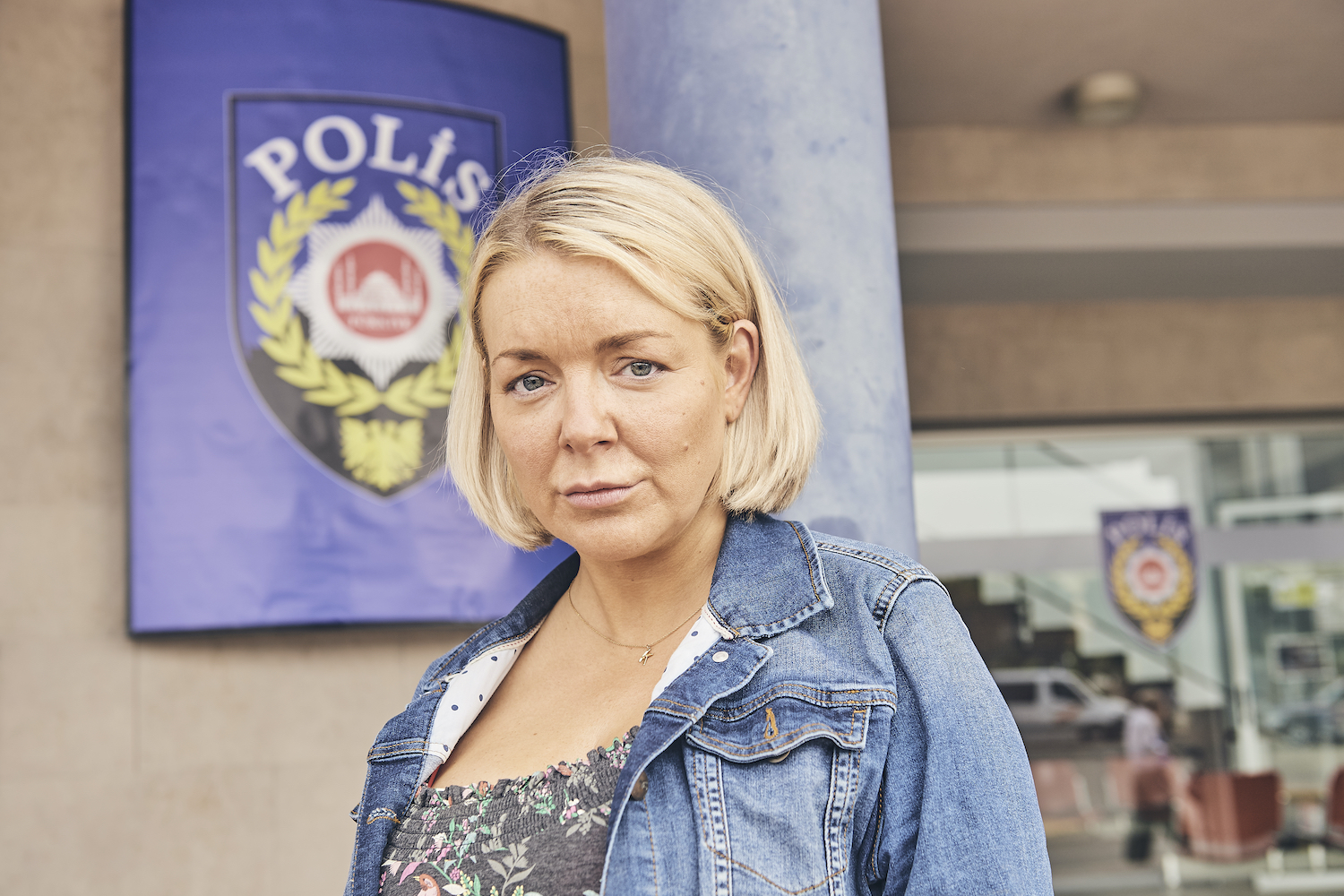Sheridan Smith as Kathy in No Return outside the Turkish police station
