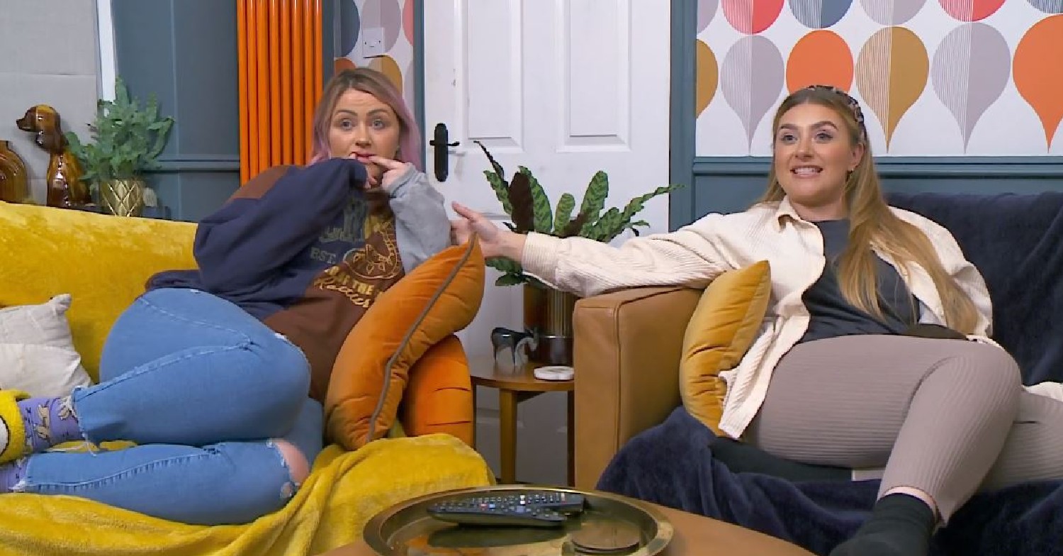Ellie and Izzi Warner on Gogglebox
