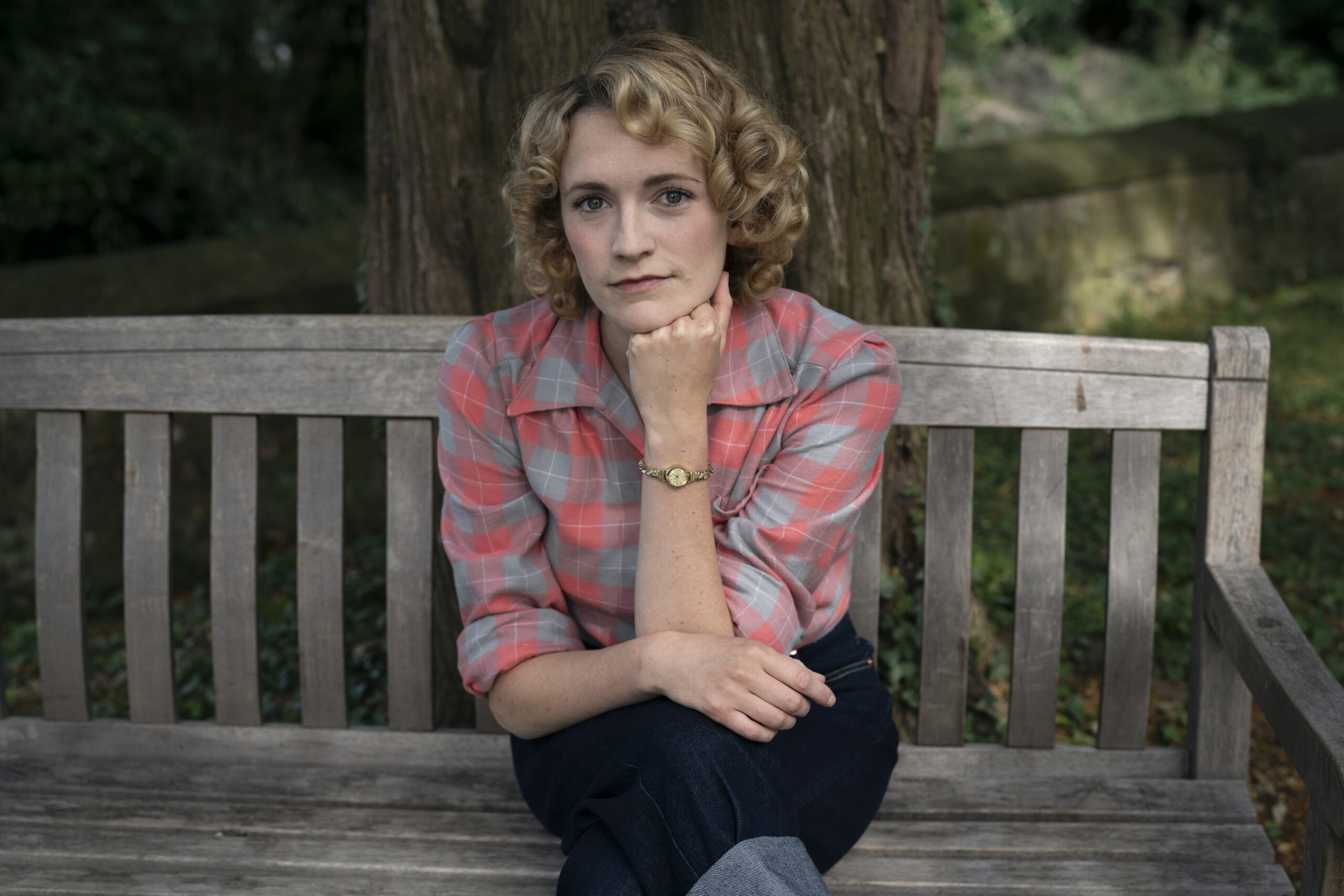 CHARLOTTE RITCHIE as Bonnie Evans