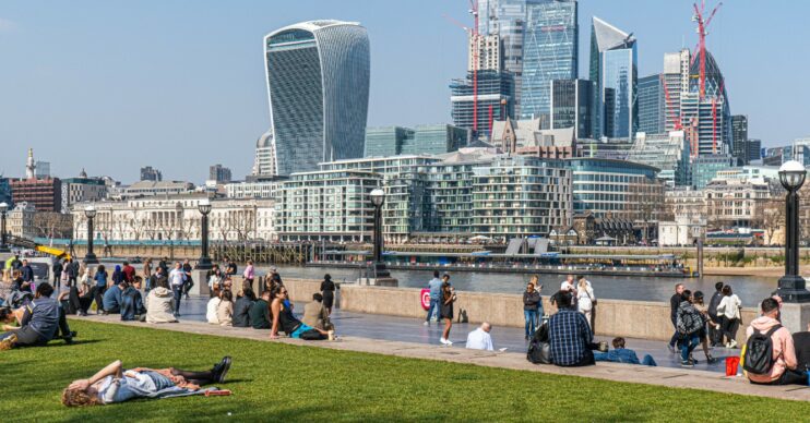 Sunny UK weather in London
