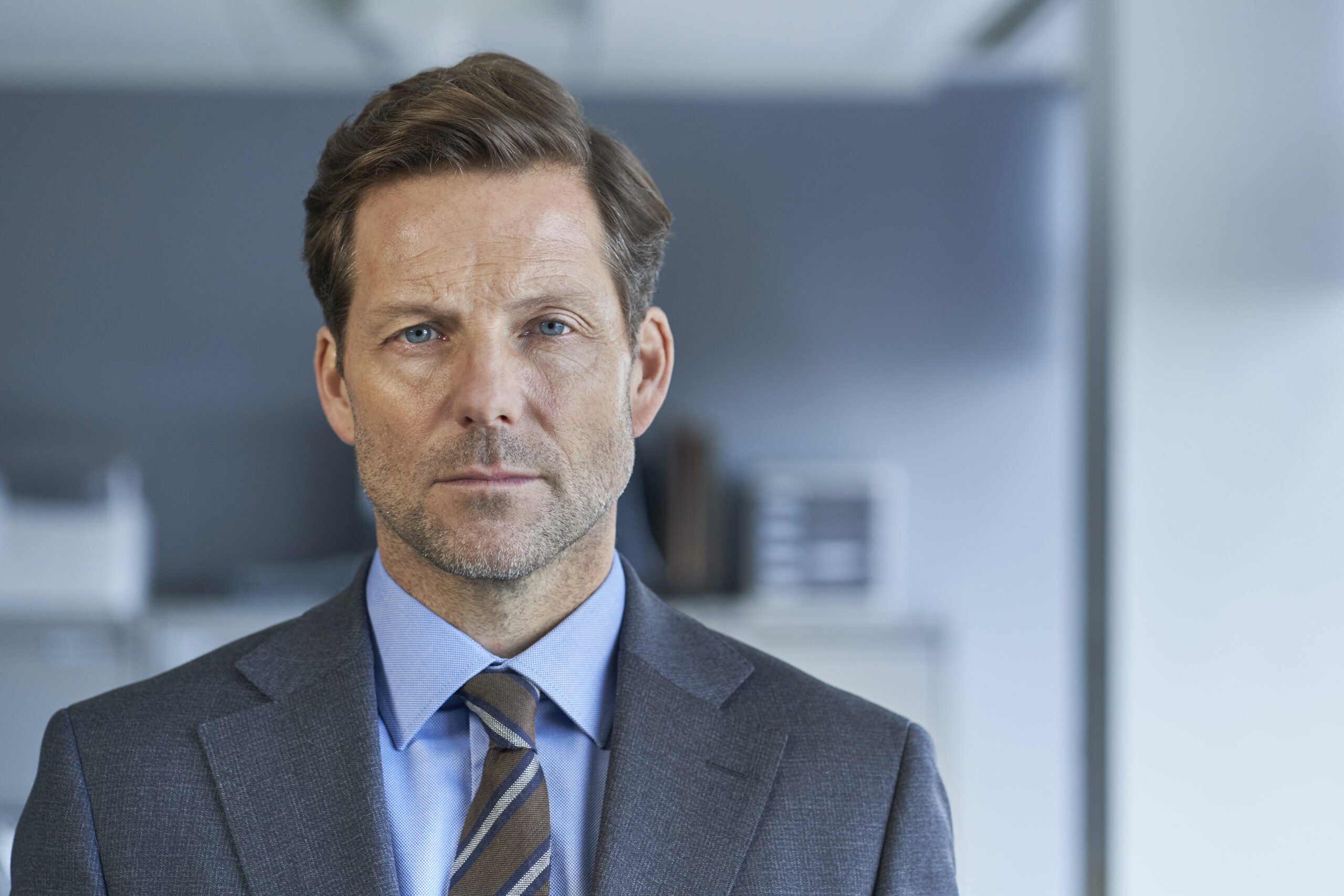 Jamie Bamber in the cast of DI Ray on ITV