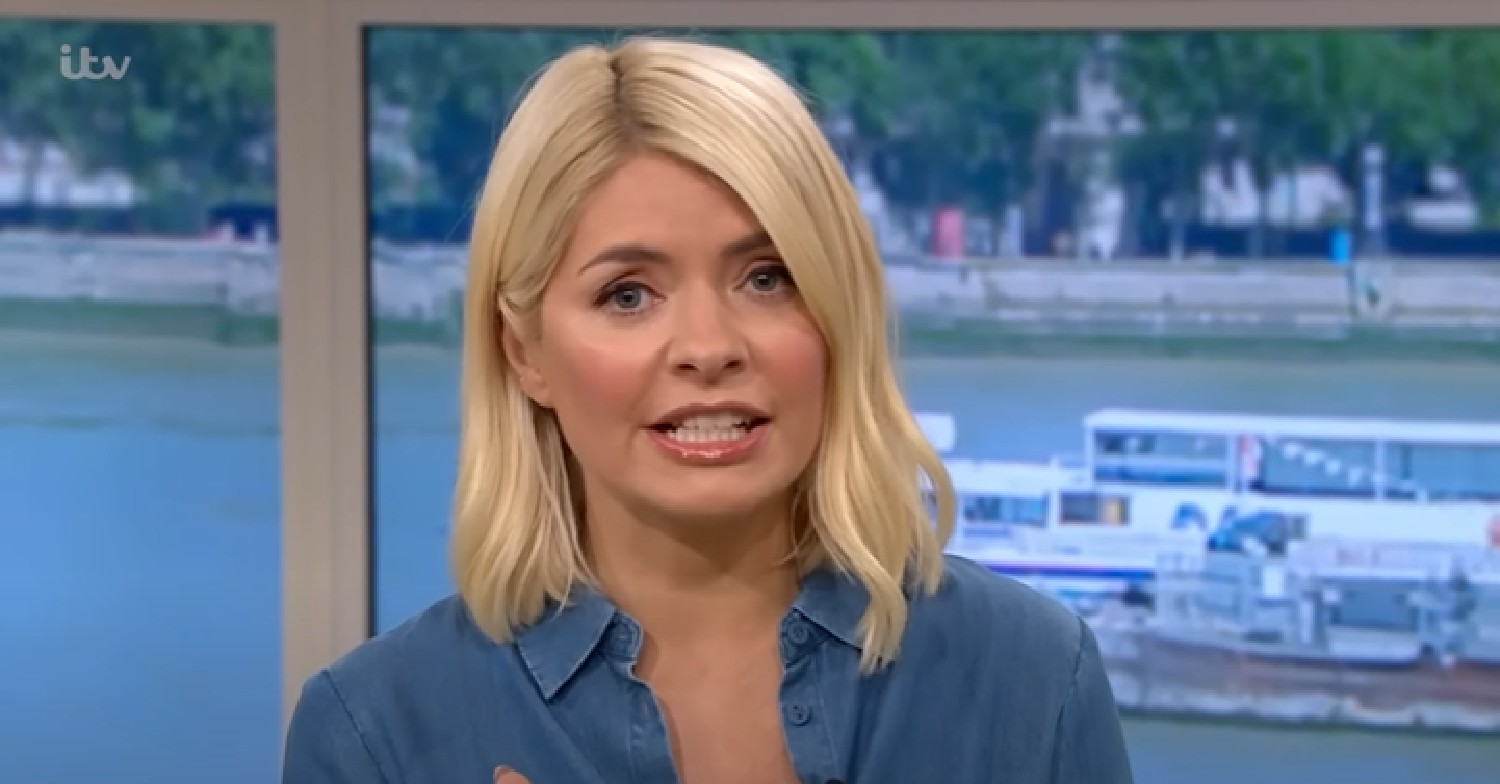 Holly Willoughby looking at camera in denim outfit on This Morning today May 17, 2022
