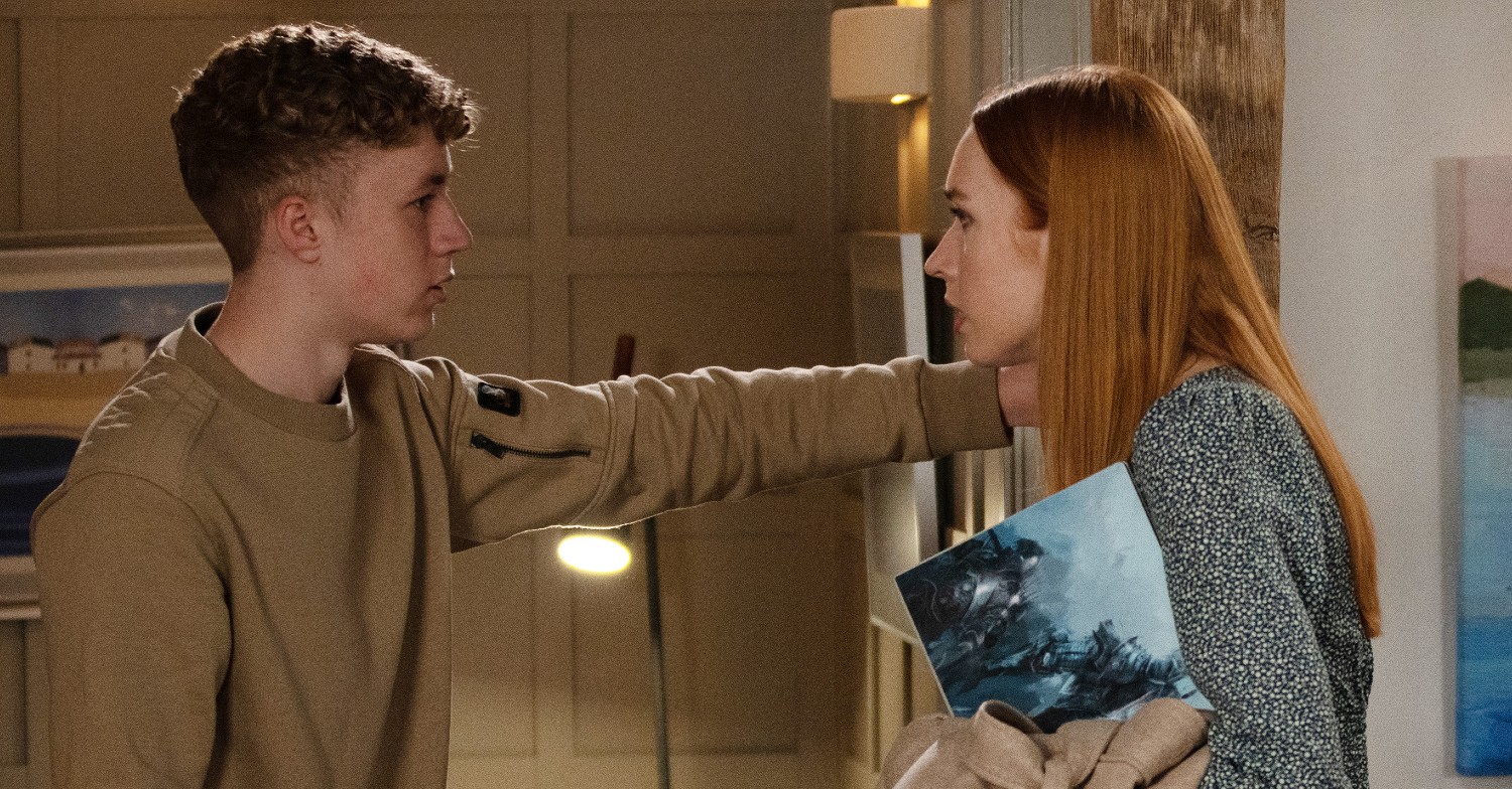Emmerdale spoilers: Noah with his hand on Chloe after terrorising her for months