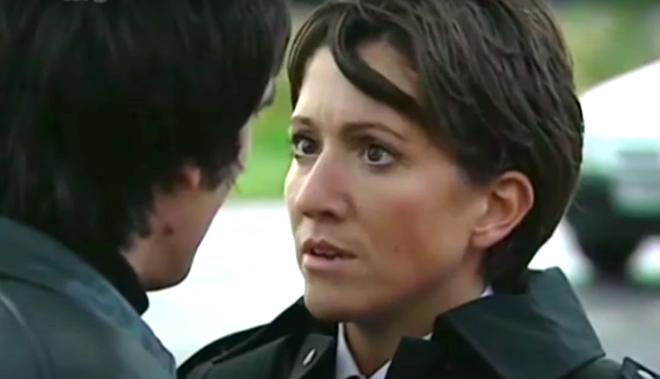 Cain threatens Angie Reynolds in Emmerdale