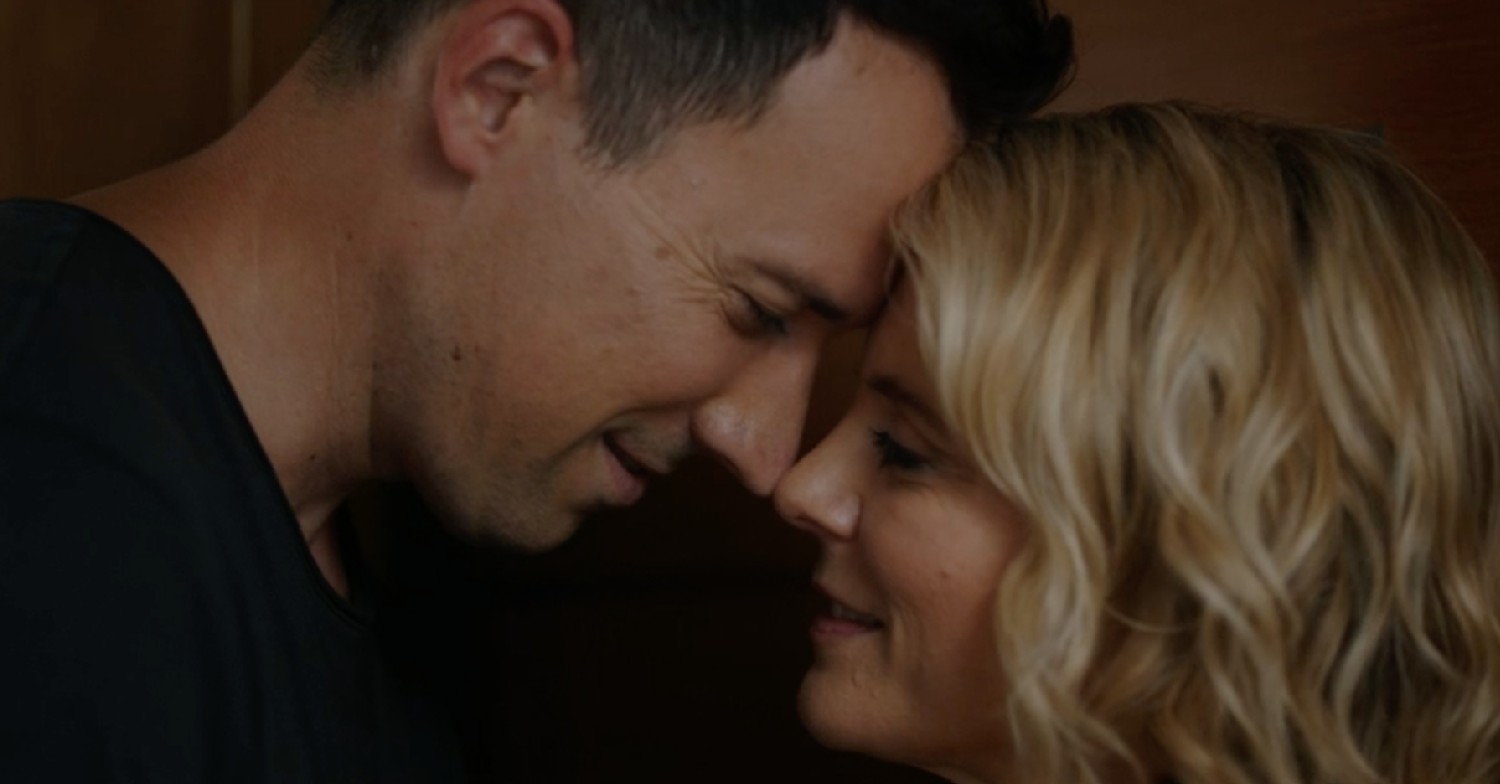 Silent Witness: Jack and Nikki kissing