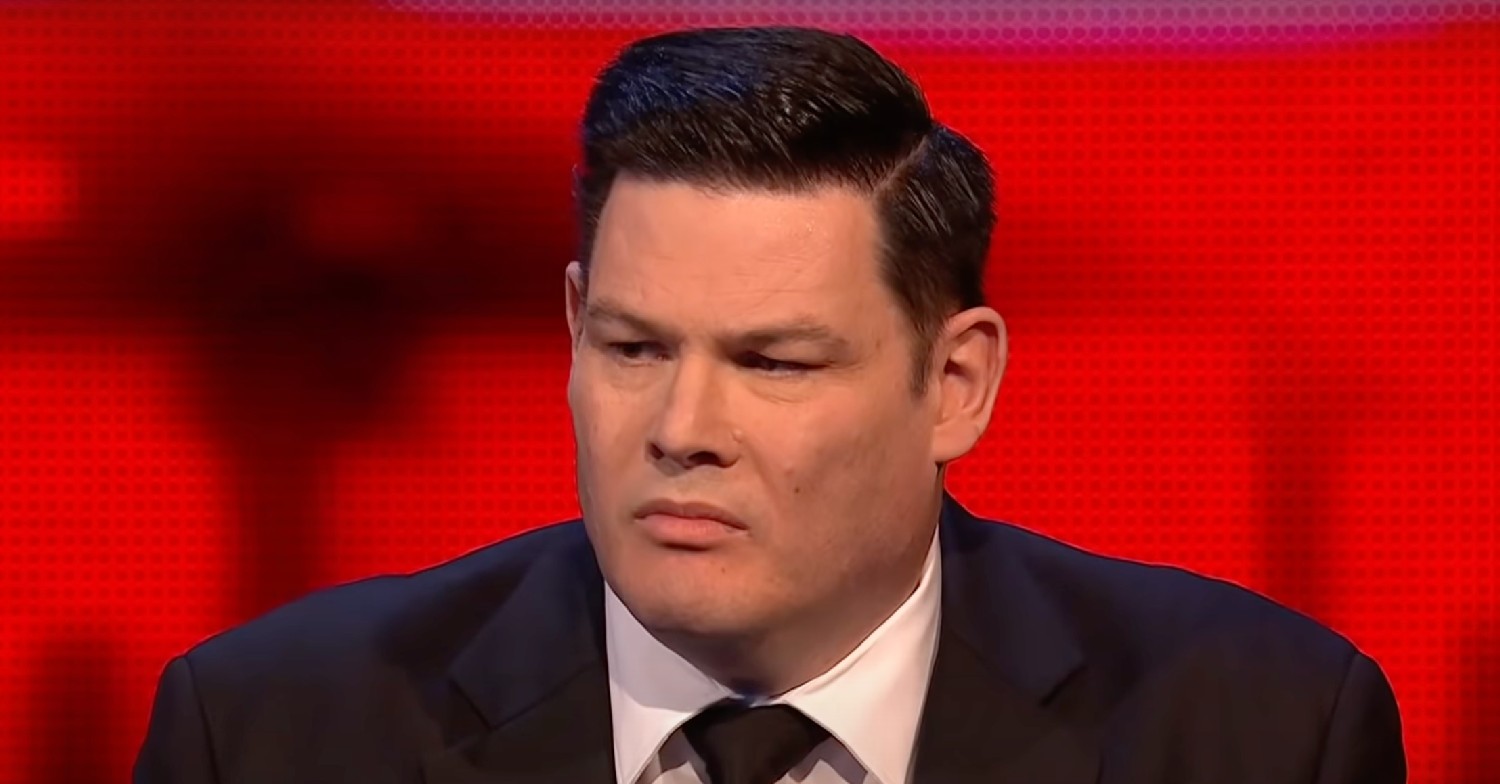 Beat the Chasers star Mark Labbett looking confused