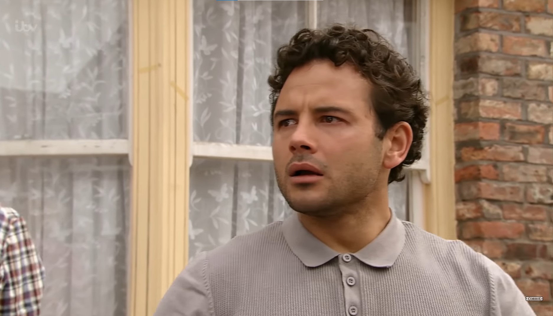 Coronation Street Jason Grimshaw tears up as he leaves the Street