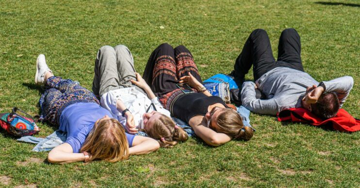 Brits soaks up the UK weather