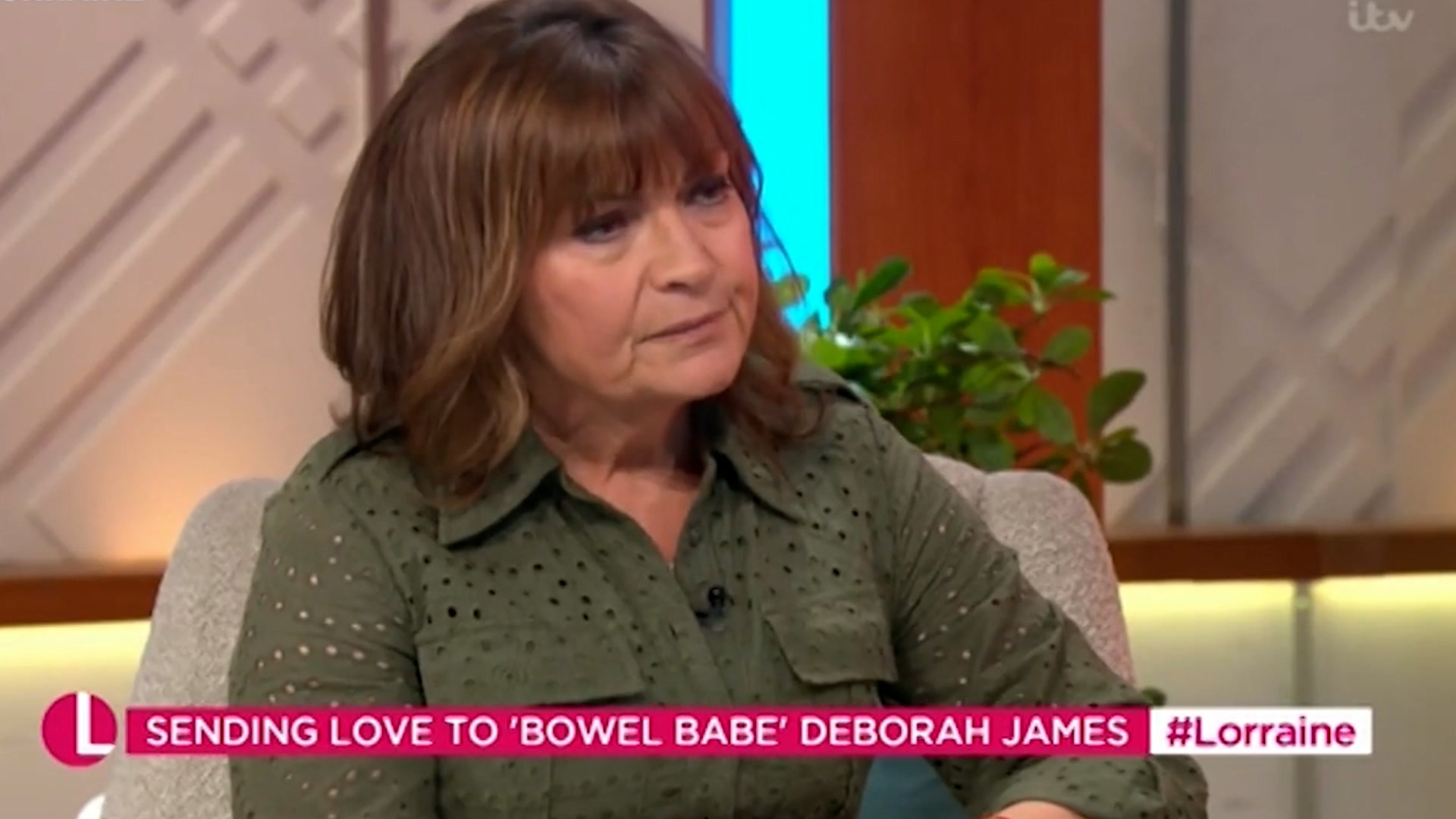 Lorraine Kelly in a green outfit talking about Deborah James