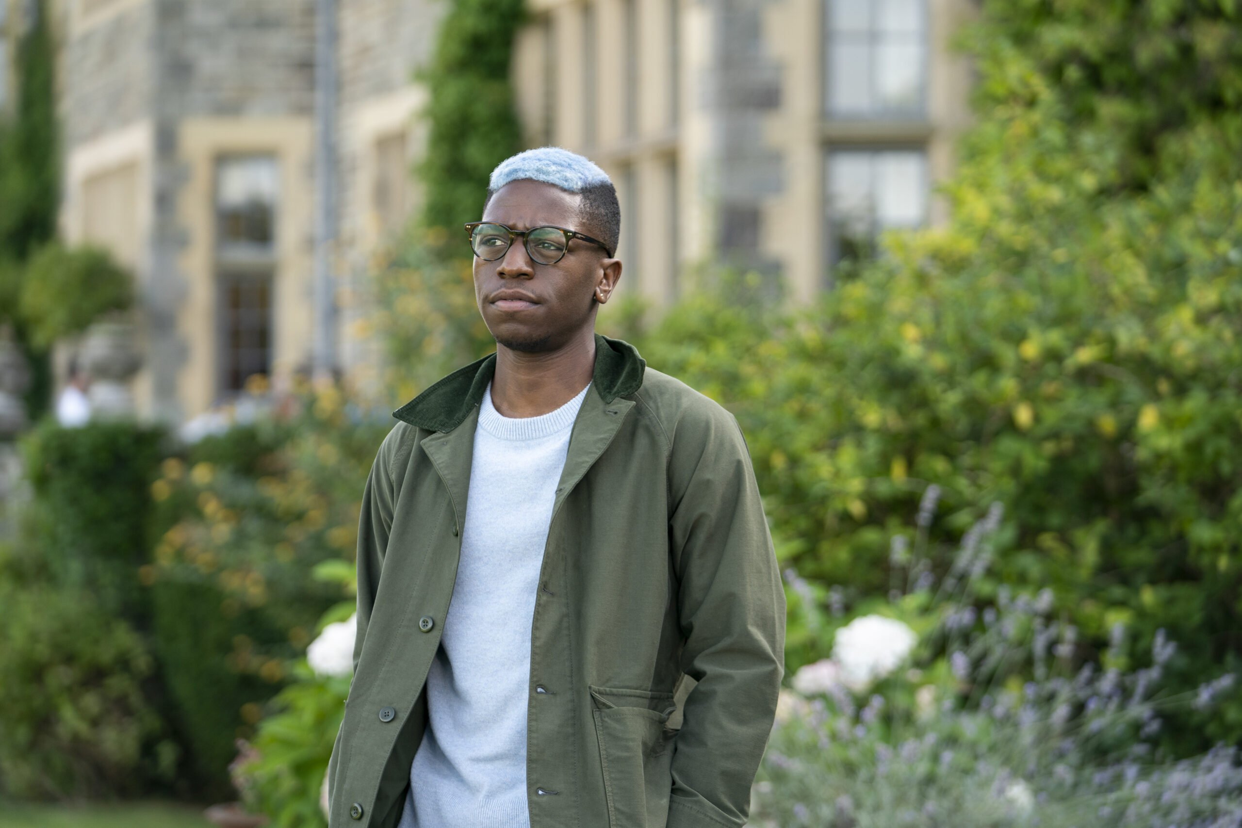 David Jonsson returns as Gus Sackey