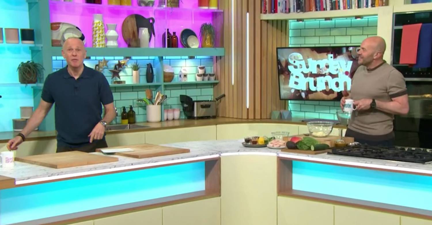 Alex James cut his finger on Sunday Brunch today, hosted by Tim Lovejoy and Simon Rimmer