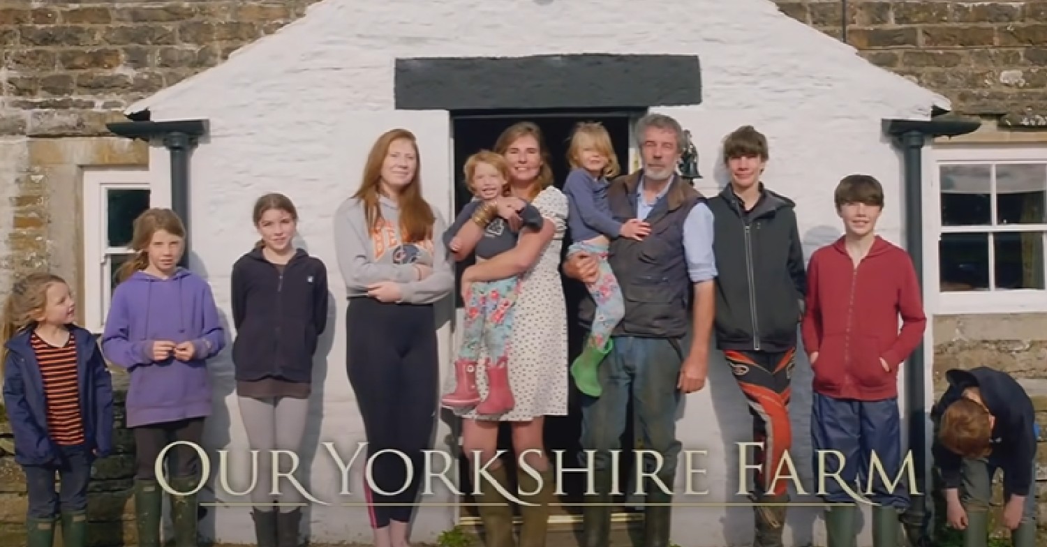 Amanda Owen and Clive Owen with their nine children on Our Yorkshire Farm