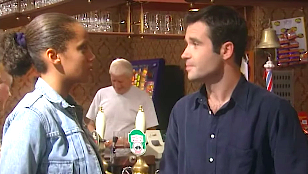 Bobbi and Harvey Reuben flirt in Coronation Street