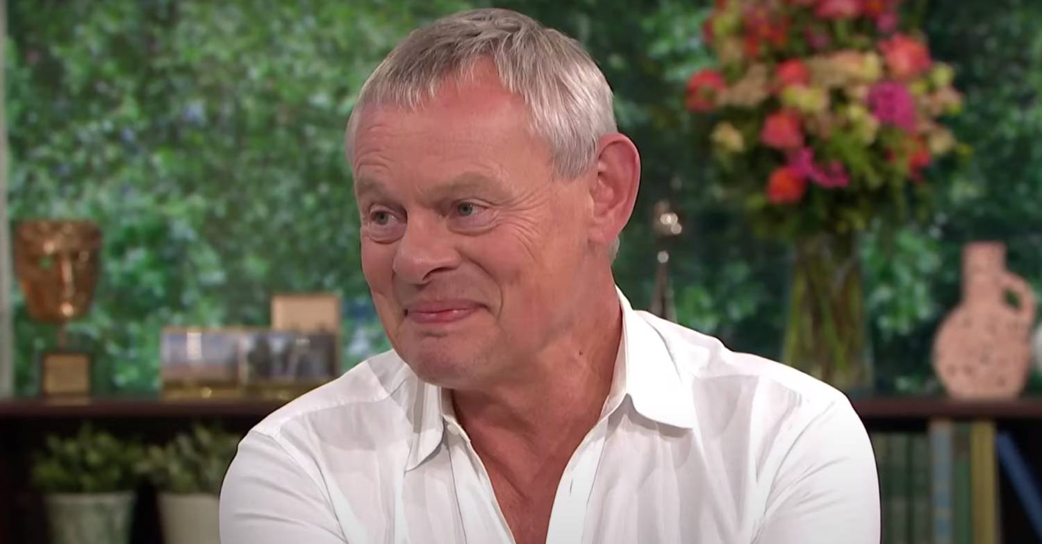 Martin Clunes smiles on This Morning today