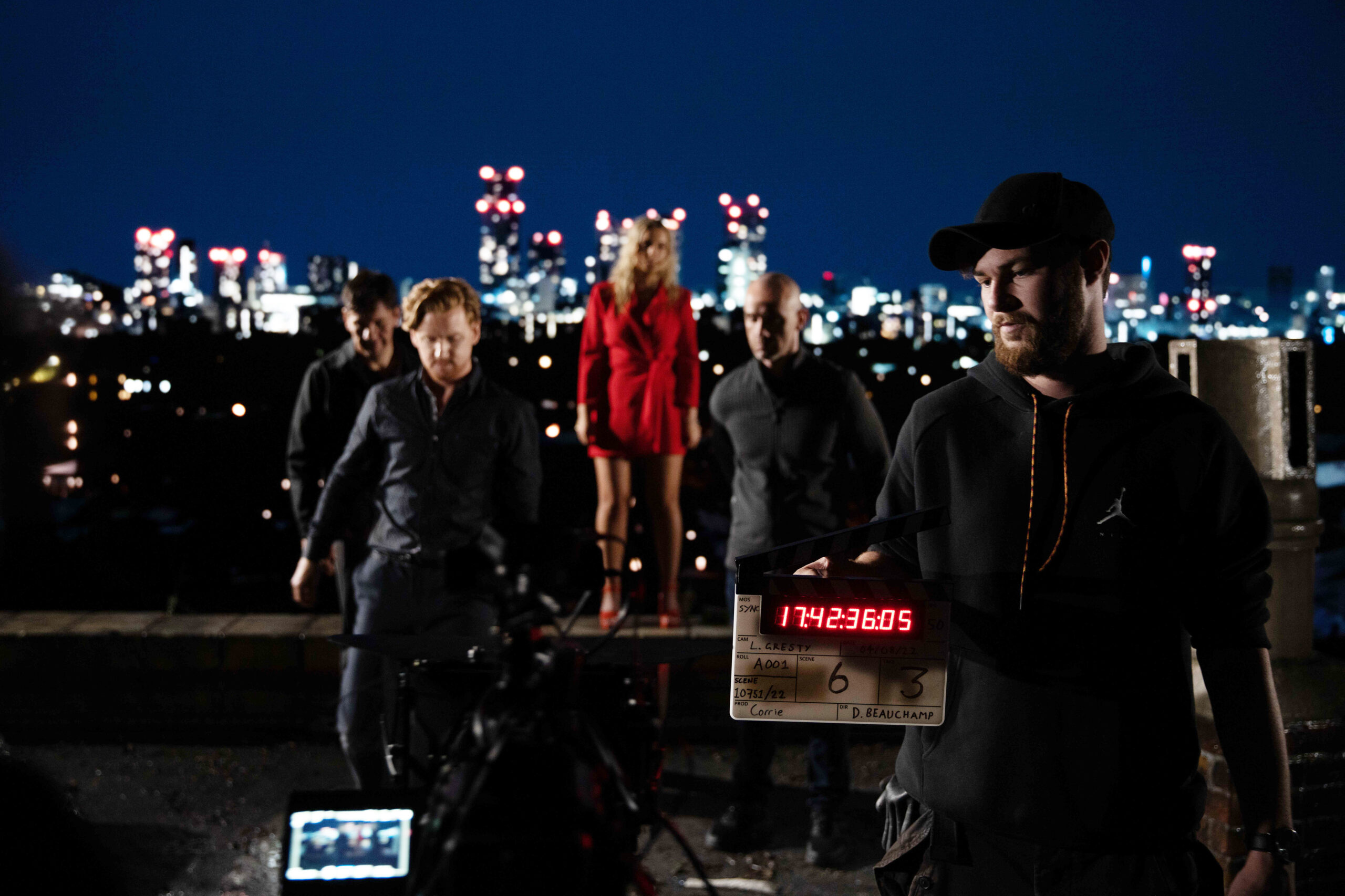 Kelly and Gary on the roof in Coronation Street
