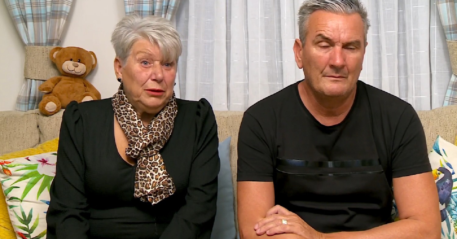Jenny and Lee wearing all black on Gogglebox 2022