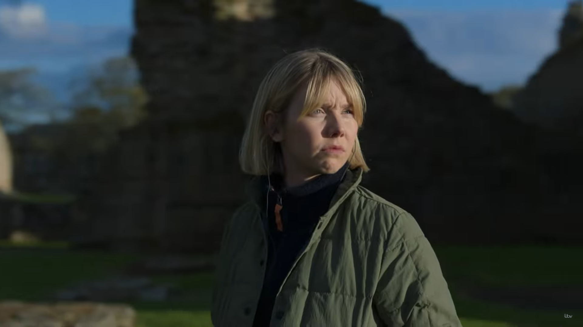 Laura Lyle looks to her left as Karen Pirie in Karen pirie on ITV