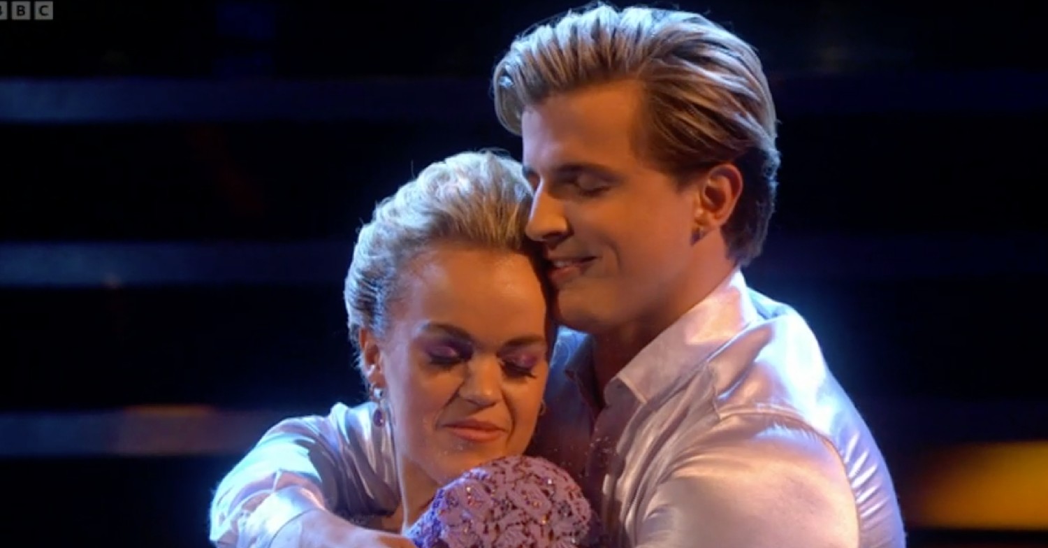 Ellie Simmonds and Nikita Kuzmin performing on Strictly Come Dancing 2022