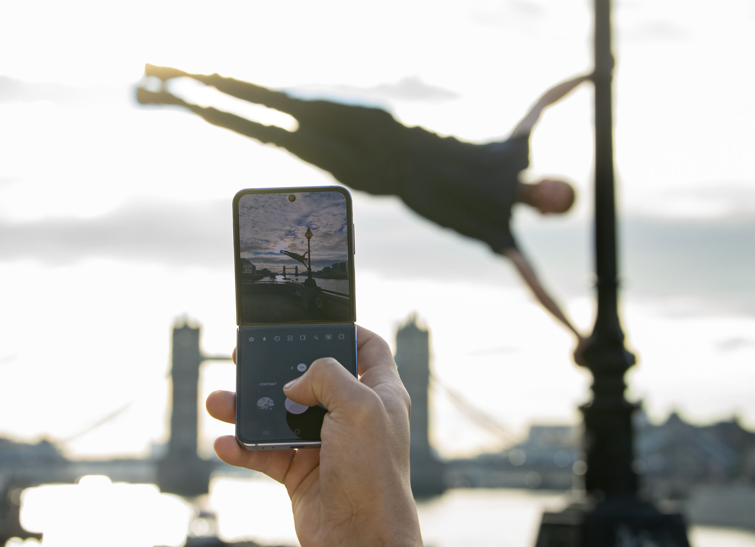 Free runner above London Landmarks