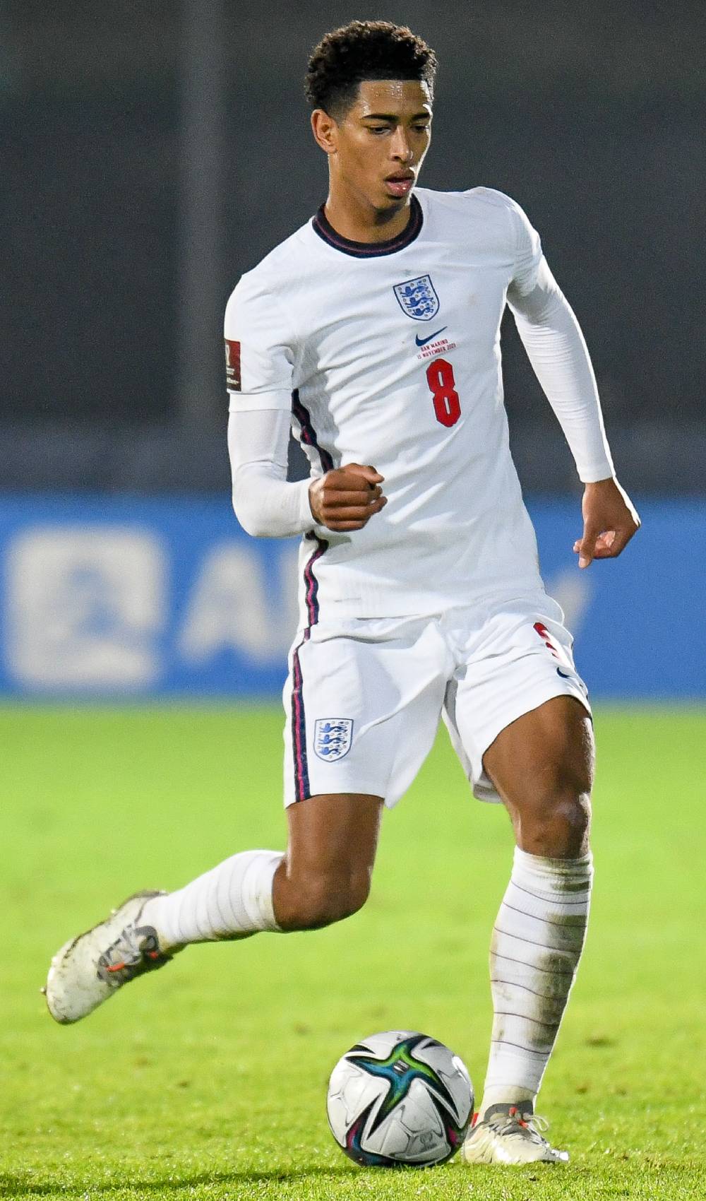 Jude Bellingham plays for England at the Qatar World Cup 2022