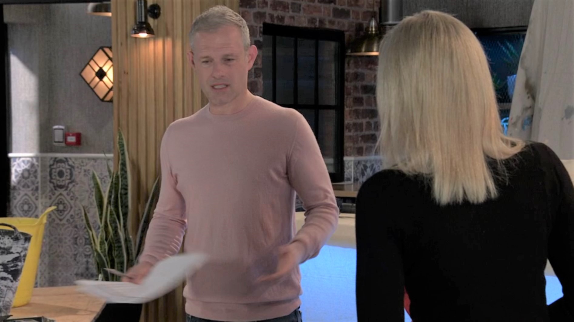 Coronation Street's Nick and Leanne are stressed as they talk finances in the bistro