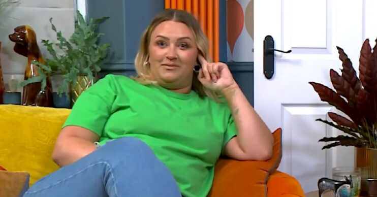 Ellie Warner sititng on sofa on Gogglebox