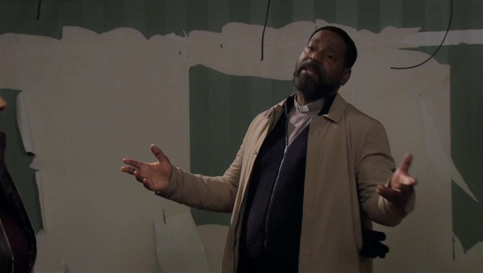 Emmerdale's vicar Charles moves into Harriet's house and the wallpaper is ripped off the walls