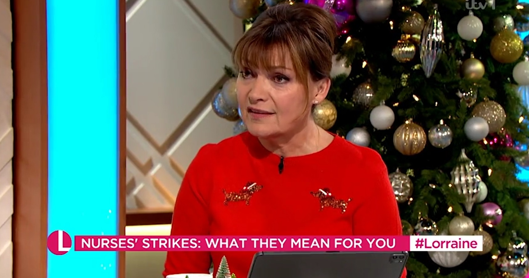Lorraine Kelly wearing red on ITV today