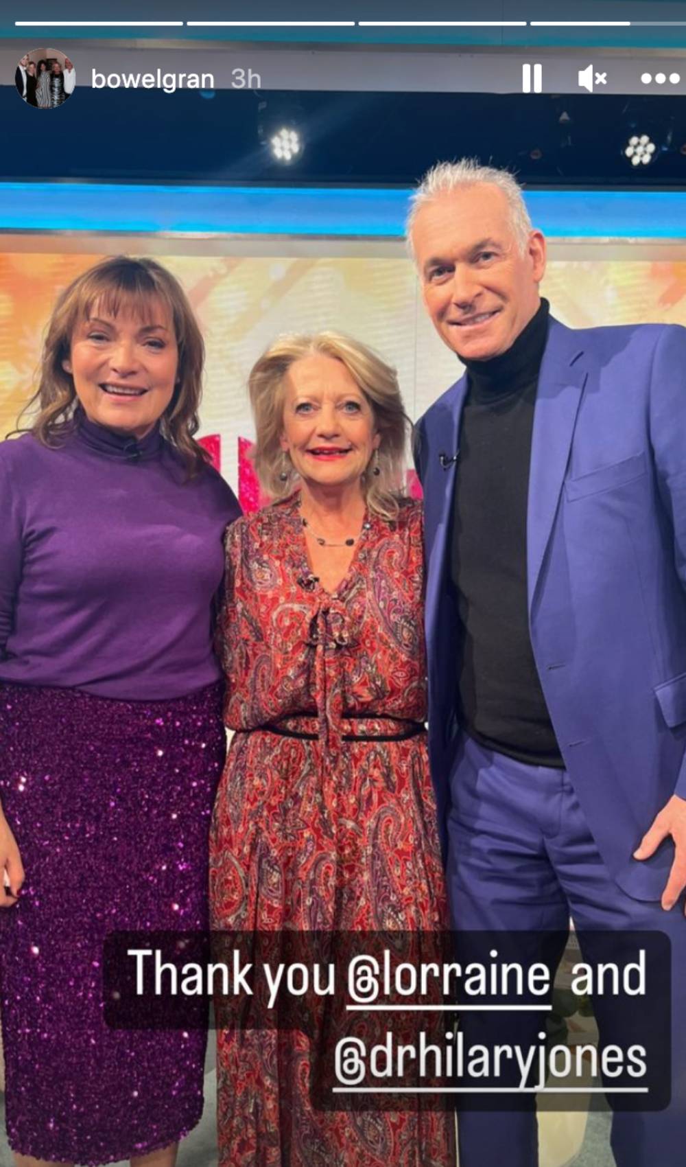 Lorraine Kelly poses for pic with guests during her ITV show Lorraine today