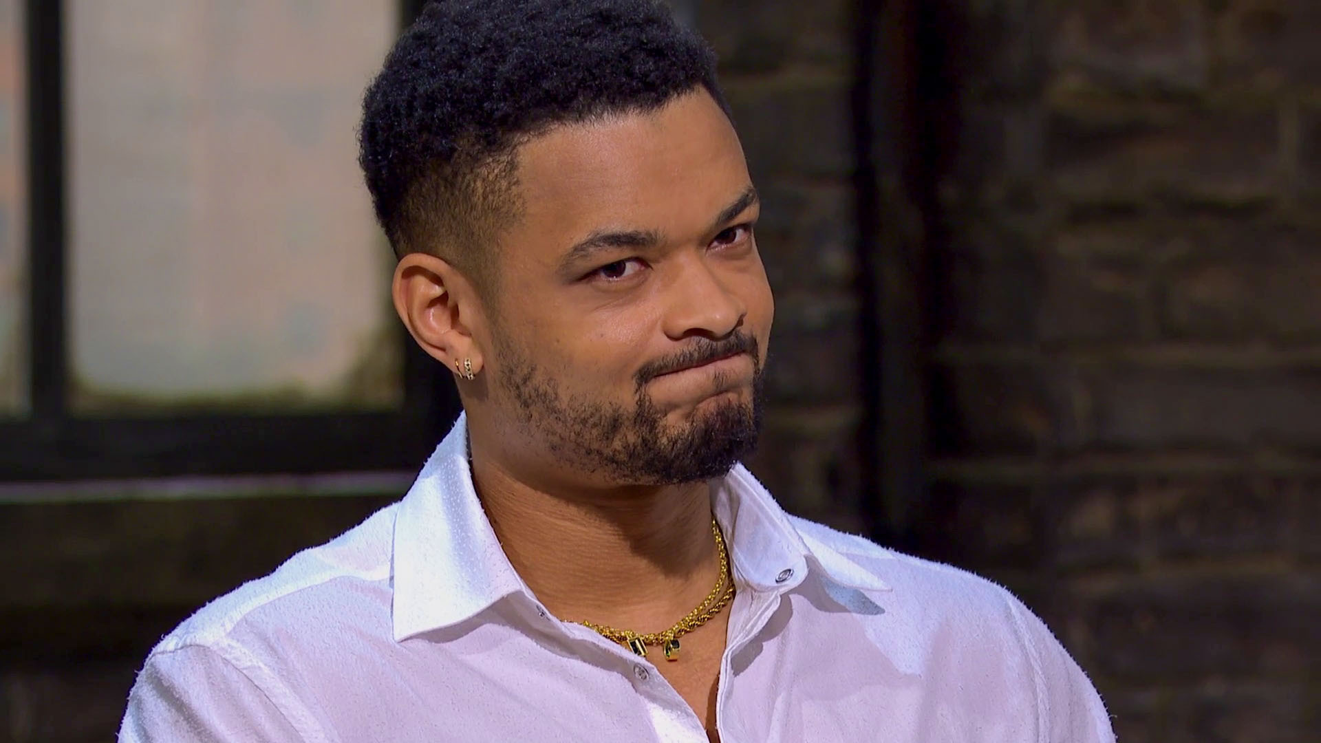 Steven Bartlett looking concerned in Dragons' Den