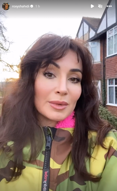 Emmerdale star Roxy Shahidi is showing her new layered hair style to the camera