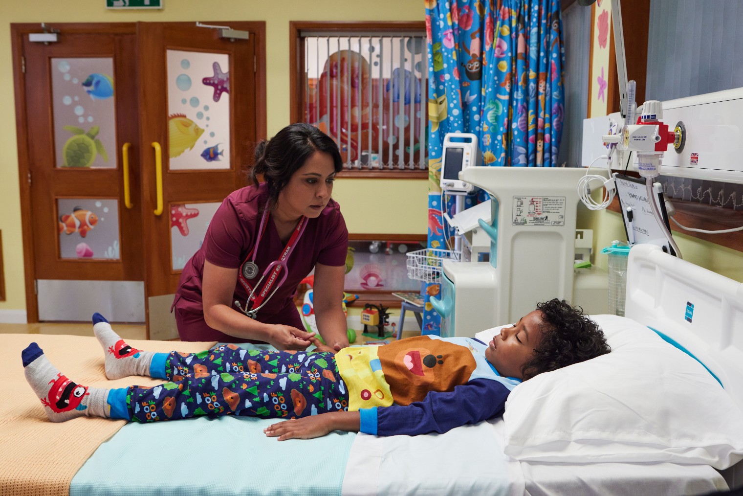 Maryam treats Edward in Maternal episode 1