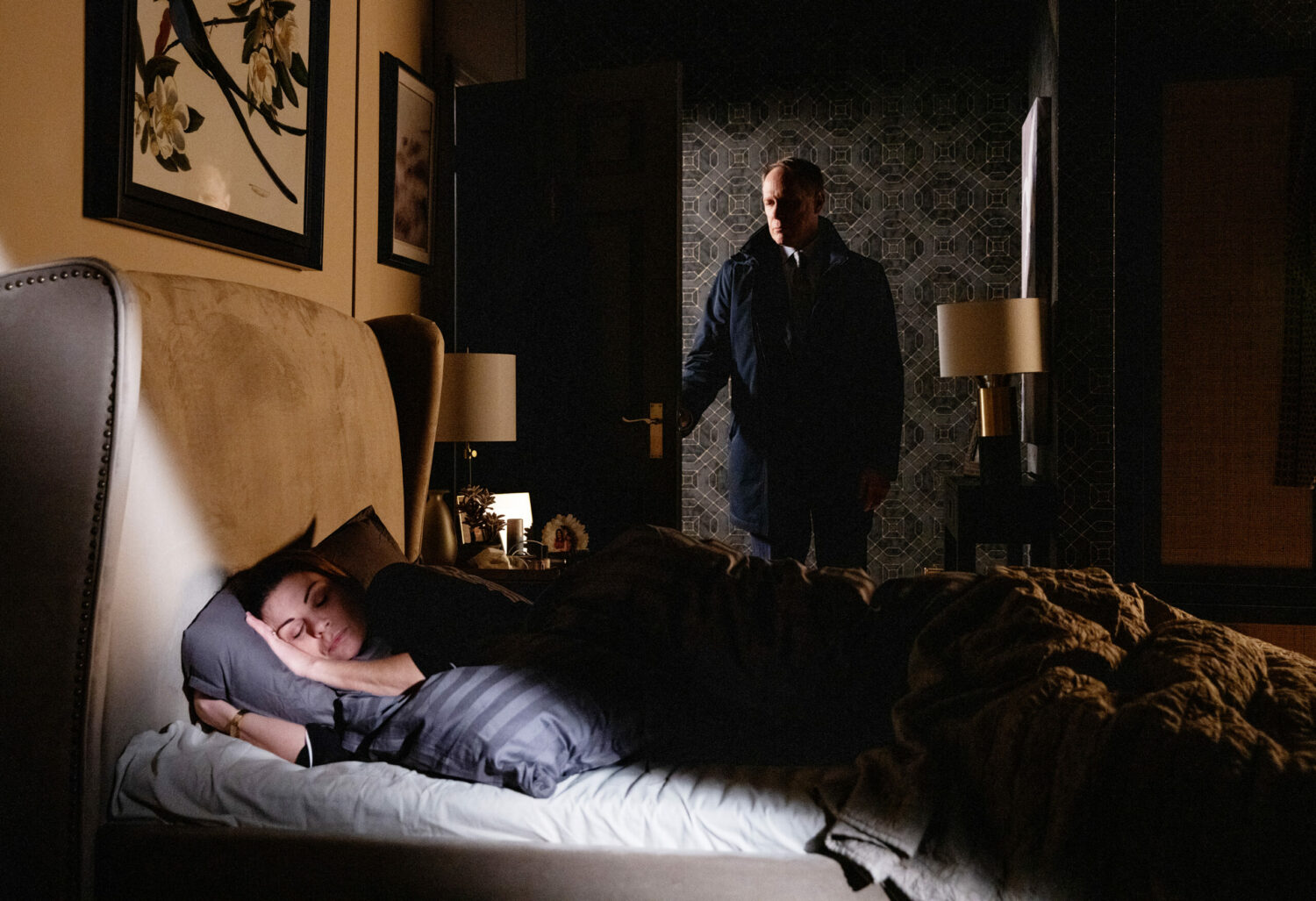 Coronation Street's Stephen is standing over Carla's bed whilst she's sleeping in her flat