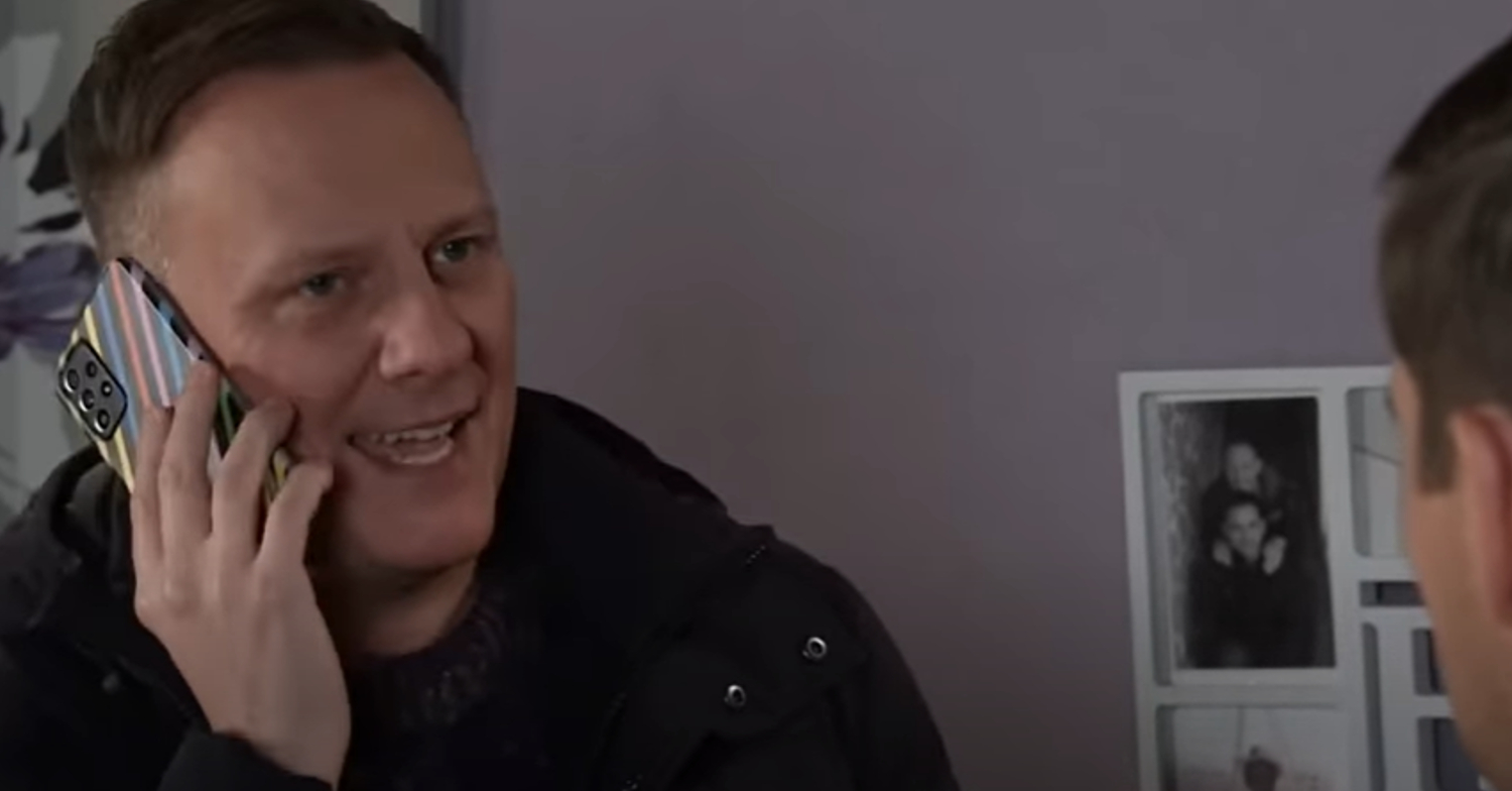 Coronation Street's Sean is on the phone