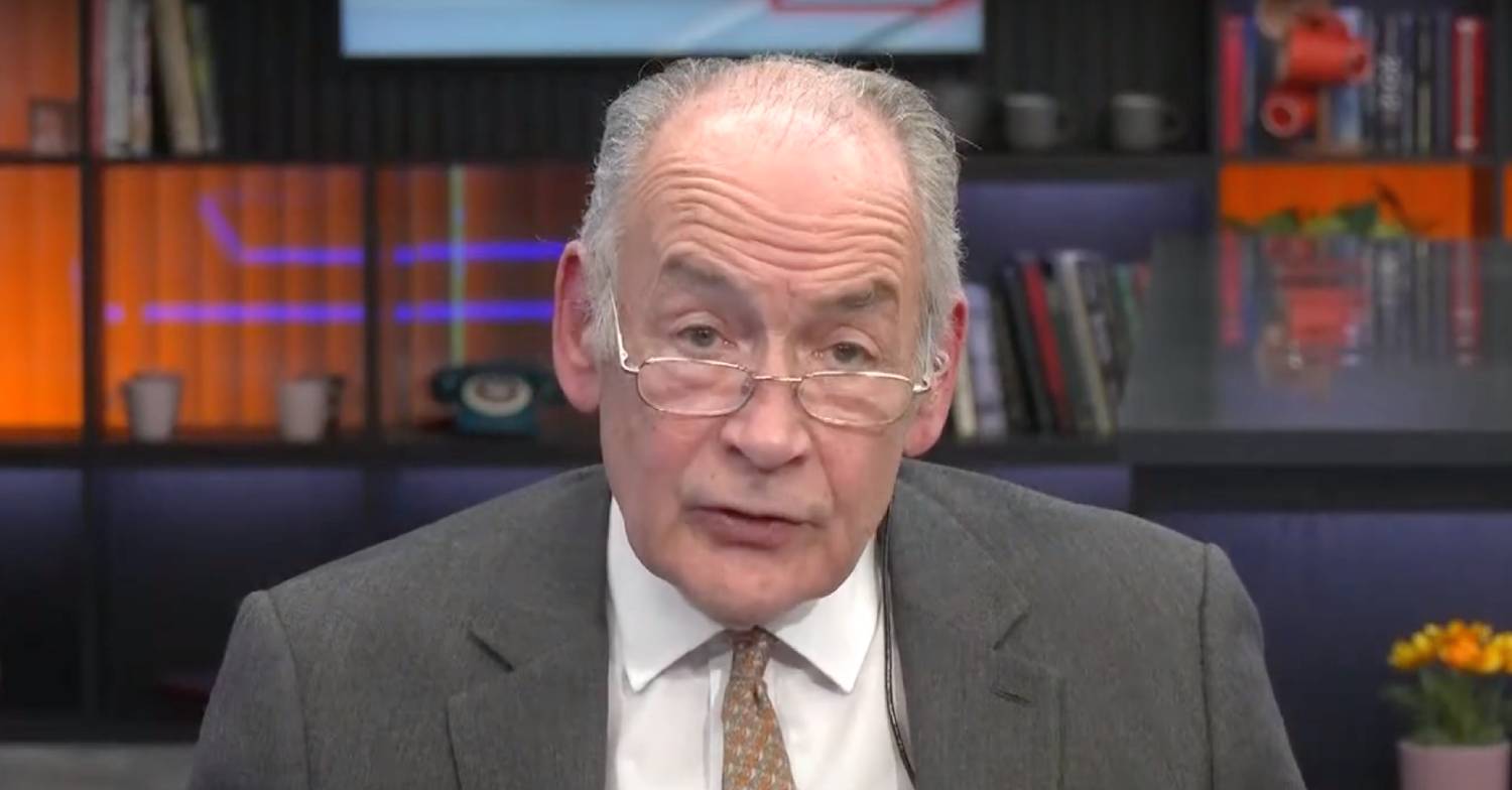 Alastair Stewart speaks in the camera on GB News
