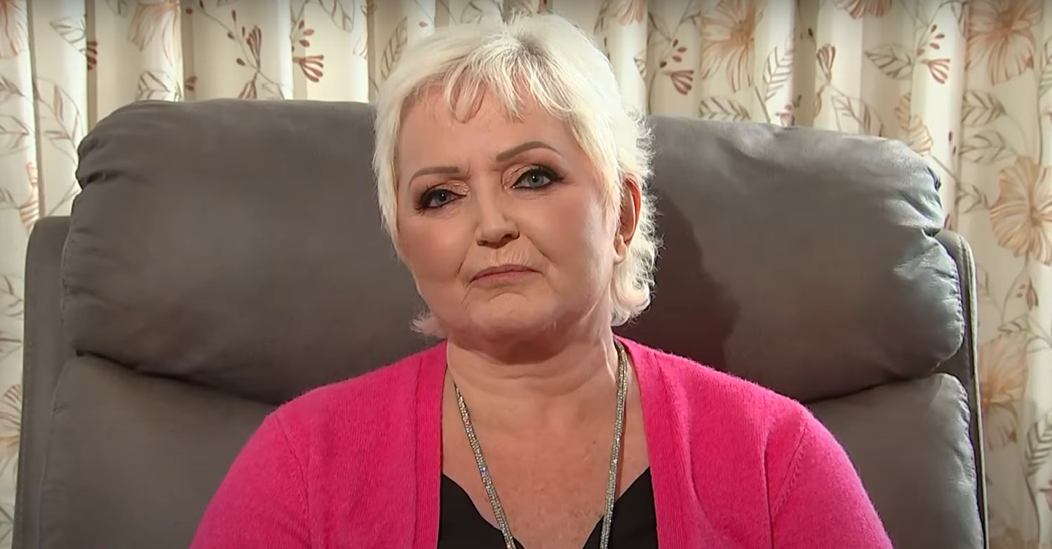 Linda Nolan wearing a pick cardigan on Good Morning Britain