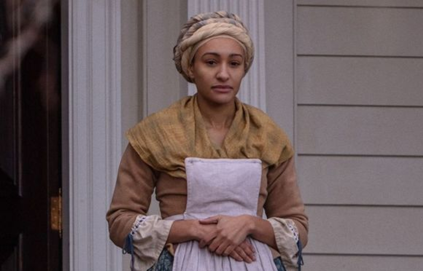 Phaedre frowns in Outlander